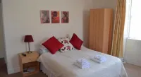 Newcastle Arms Hotel - 2-Star