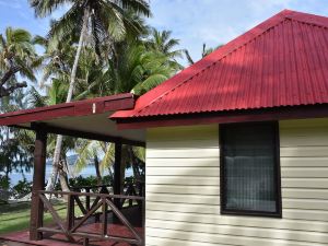 Safe Landing Eco-Lodge