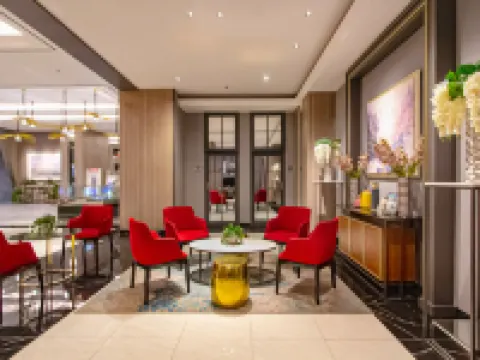 Avira at Anderson Pakuwon Mall Hotels in Wiyung