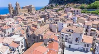 Cefalu in Blu