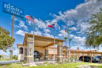 Texas Inn Donna - Motels