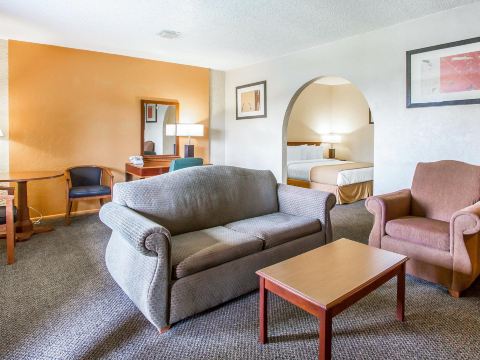 Quality Inn & Suites Goodyear - Phoenix West