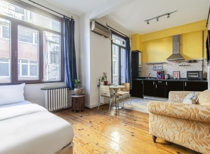 Authentic Flat with Excellent Location in Beyoglu