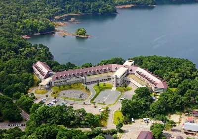 Urabandai Lakeresort Nekomarikyu Hotels near Aizu Hanjunnanreppu Monument