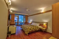 Piccadily Hotel Manali