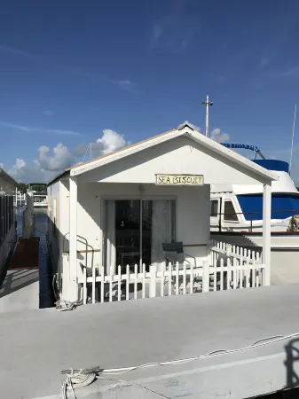 Mangrove Marina and Resort Aqualodge Houseboats