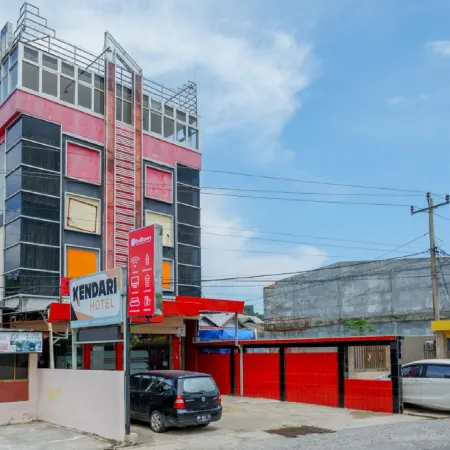 RedDoorz Near Kendari Beach 2