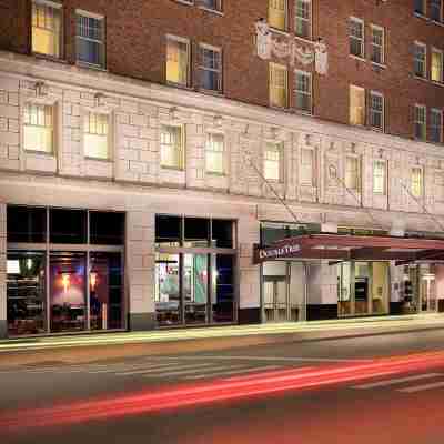 DoubleTree Suites by Hilton Hotel Detroit Downtown - Fort Shelby Hotel Exterior