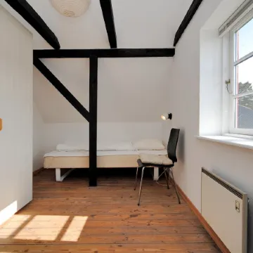 "Indi" - 400m from the Sea