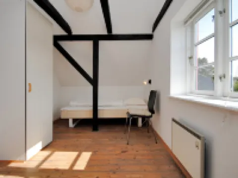 "Indi" - 400m from the Sea