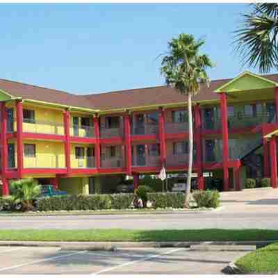 Scottish Inn & Suites - Kemah Boardwalk Hotel Exterior