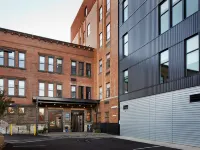 Tryp by Wyndham Pittsburgh/Lawrenceville Hotels near Randyland
