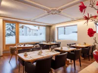 Boutique Hotel Cervus فنادق في سانت موريتز