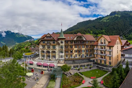 Hotel Victoria Lauberhorn Wengen, a Faern Collection Hotel Отели в г. Мюррен