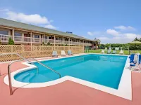 塞勒斯堡/路易斯維爾北Travelodge by Wyndham酒店 克拉克縣酒店