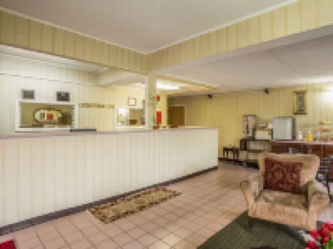 Econo Lodge Inn & Suites Hotels in Lugoff
