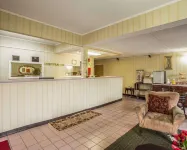 Econo Lodge Inn & Suites Hotels in Camden