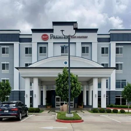 Best Western Premier Ashton Suites-Willowbrook Отели рядом с достопримечательностью «Виллоубрук»