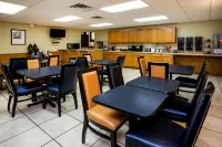 슈퍼 8 바이 윈덤 레이크 시티