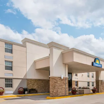 Days Inn by Wyndham Gillette