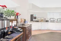 Hawthorn Extended Stay by Wyndham Green Bay - breakfast