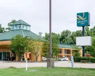 Quality Inn Louisville MS 노스게이트 쇼핑센터 주변 호텔