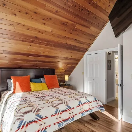 Modern Red Lodge Cabin - Walk to Broadway Ave
