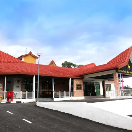 Hotel Seri Malaysia Seremban Отели рядом с достопримечательностью «Парк с озером»