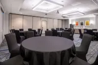 Holiday Inn Express & Suites TAMPA-I-75 @ BRUCE B. DOWNS by IHG - sarapan