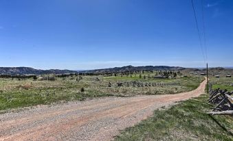 Cozy Black Hills Home 13 Acres w/ Deck & Views!