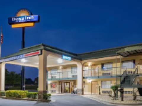 Days Inn by Wyndham Macon I-475 Hotels in Macon