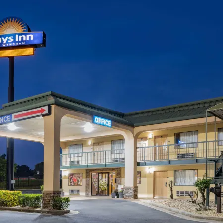 Days Inn by Wyndham Macon I-475