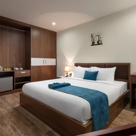 La Batisse Kim Ma Hotel Отели рядом с достопримечательностью «Британский Совет»