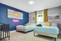 Unique Escape GameRoom! Bar, BBQ, Spacious, and Near Beach