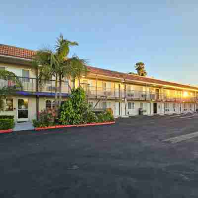 トラベロッジ バイ ウィンダム フラートン ニア アナハイム Hotel Exterior