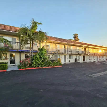 Travelodge by Wyndham Fullerton Near Anaheim