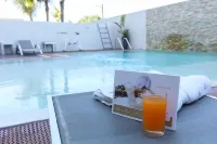 Tulip Inn Sainte Clotilde la Reunion - موقف سيارات