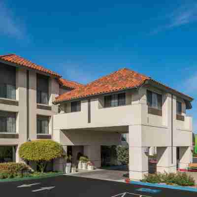 Holiday Inn Express & Suites Santa Clara - Silicon Valley Hotel Exterior