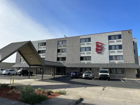 Red Roof Inn Charleston - Dunbar Отели в г. Данбар