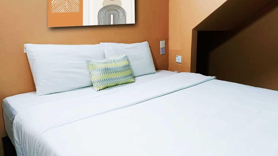 GLOW HOTEL