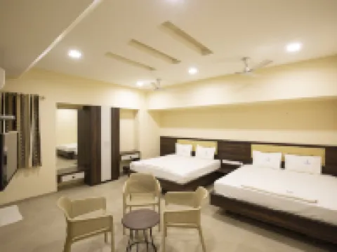 Ponnis Hotel Hotels in Palani