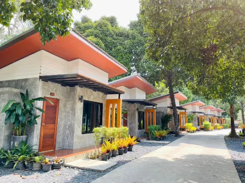 Baan Klang Suan Resort