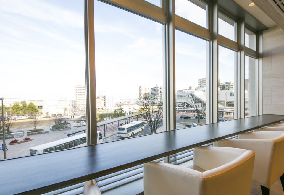 3. 어번 호텔 미나..