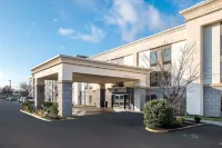 Hampton Inn Roanoke/Hollins-I-81 Hotels in Hollins