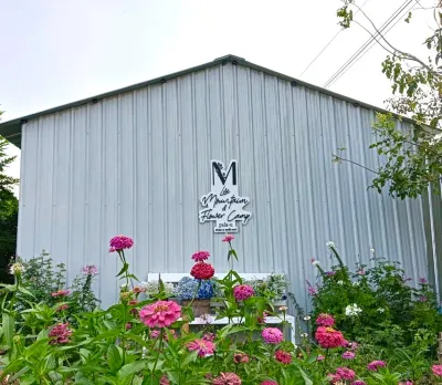Luv Mountain & Flower Camp Pala-U Hoteller i Khao Chao