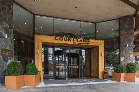 Courtyard Puerto Montt Отели рядом с достопримечательностью «Mirador chiloé»