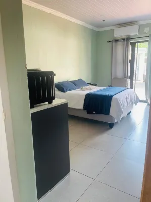 TrendyBliss Guest House - n0016