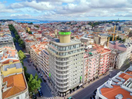 Ibis Styles Lisboa Centro Liberdade NE Отели рядом с достопримечательностью «Lisbon Point»