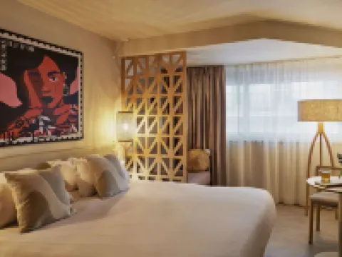 Mercure Saint Raphael Centre Plage โรงแรมในแซ็ง-ราแฟล