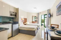 Las Adelfas Hotels near César Manrique Foundation
